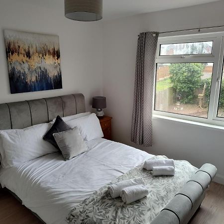 Wavertree Drive 3 Bed Contractor Home In レスター エクステリア 写真