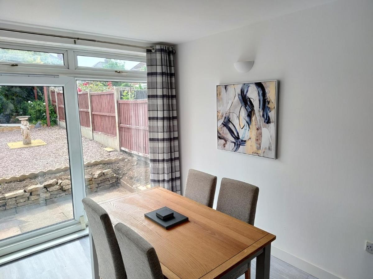 Wavertree Drive 3 Bed Contractor Home In レスター エクステリア 写真
