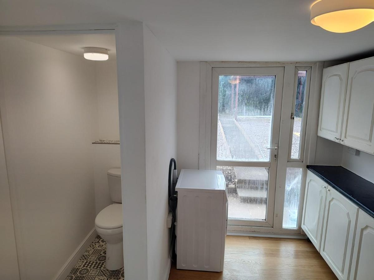 Wavertree Drive 3 Bed Contractor Home In レスター エクステリア 写真