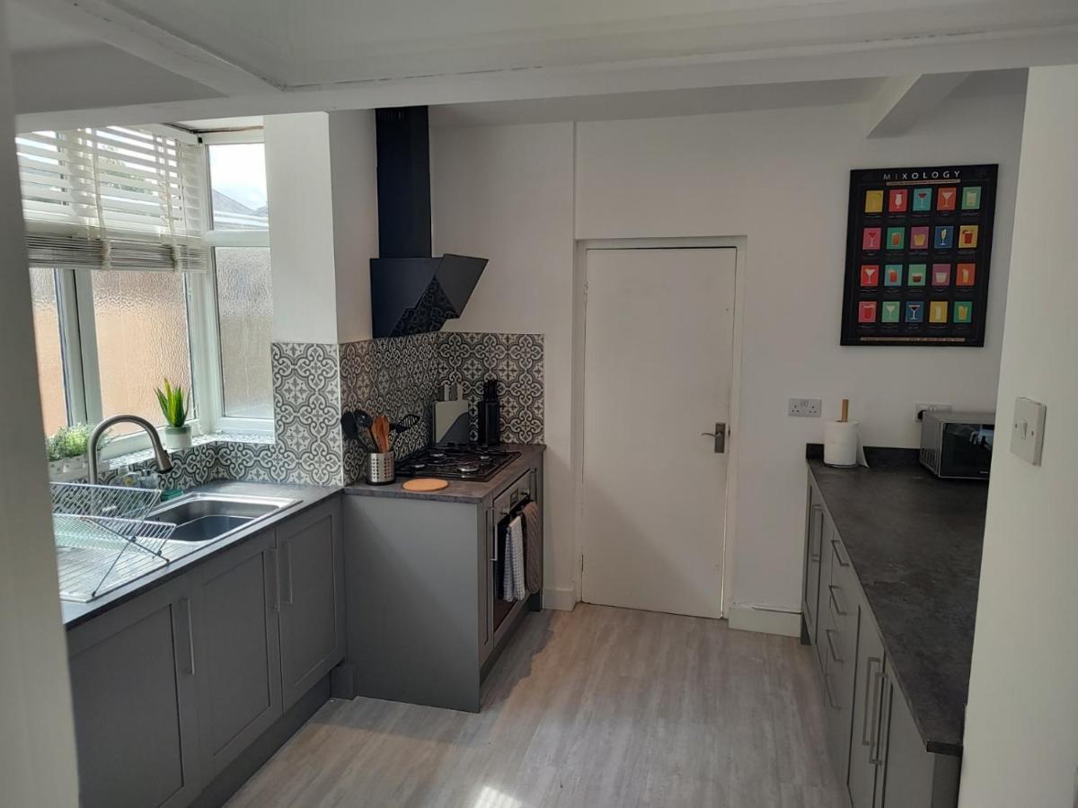 Wavertree Drive 3 Bed Contractor Home In レスター エクステリア 写真