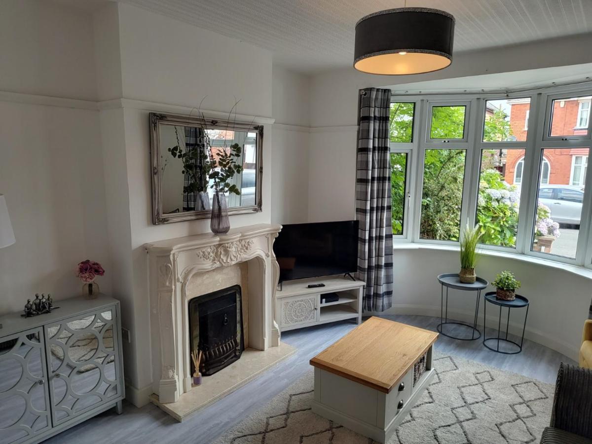 Wavertree Drive 3 Bed Contractor Home In レスター エクステリア 写真